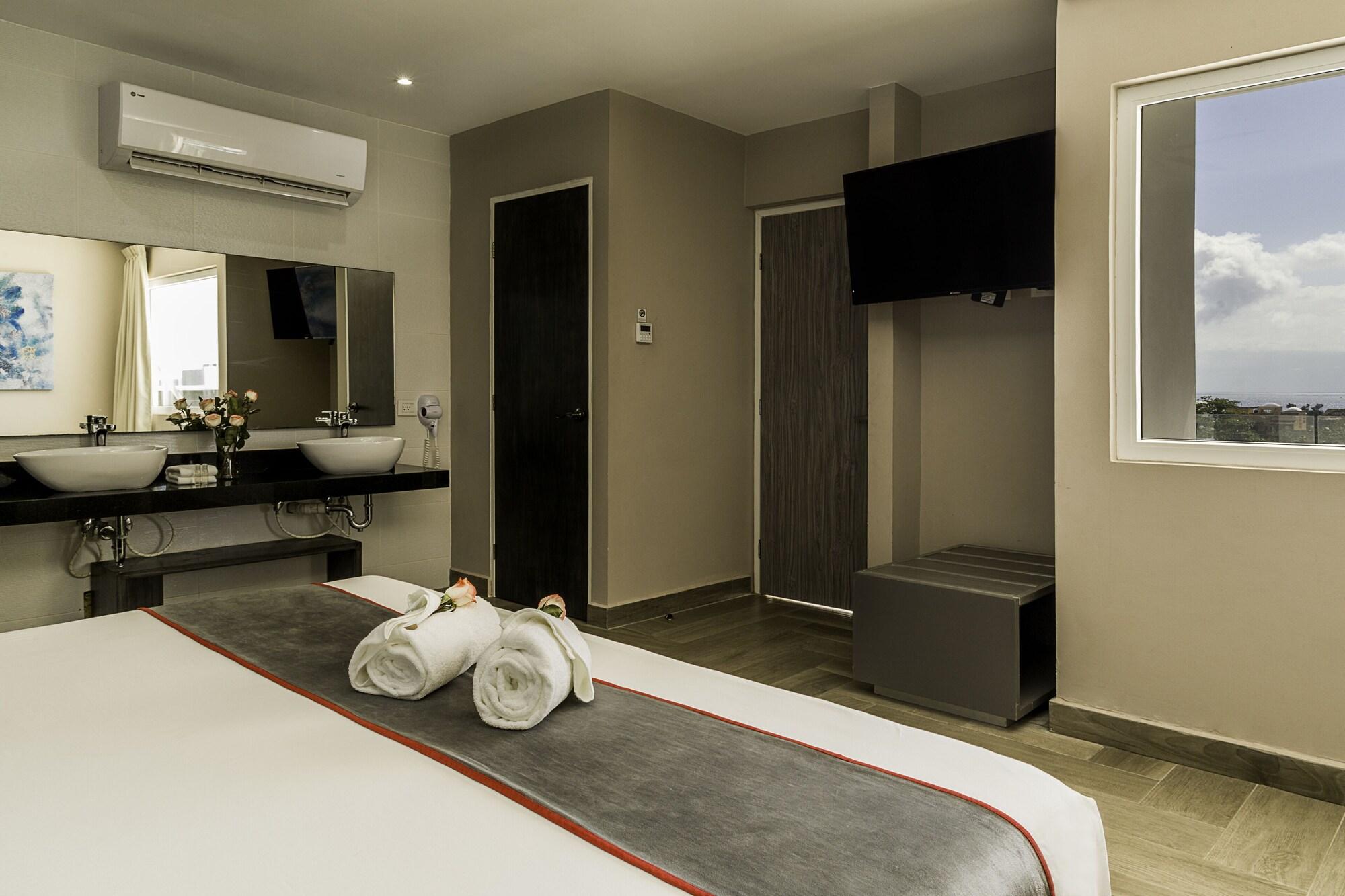 Bfh Attraction Deluxe Hotel Playa del Carmen Eksteriør billede