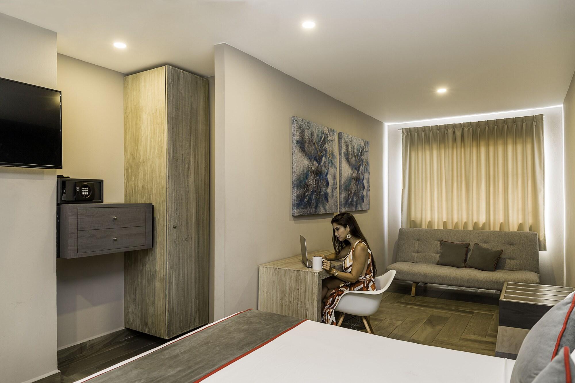 Bfh Attraction Deluxe Hotel Playa del Carmen Eksteriør billede