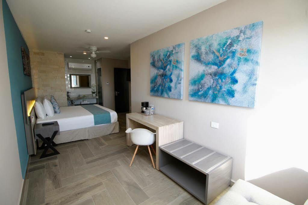 Bfh Attraction Deluxe Hotel Playa del Carmen Eksteriør billede