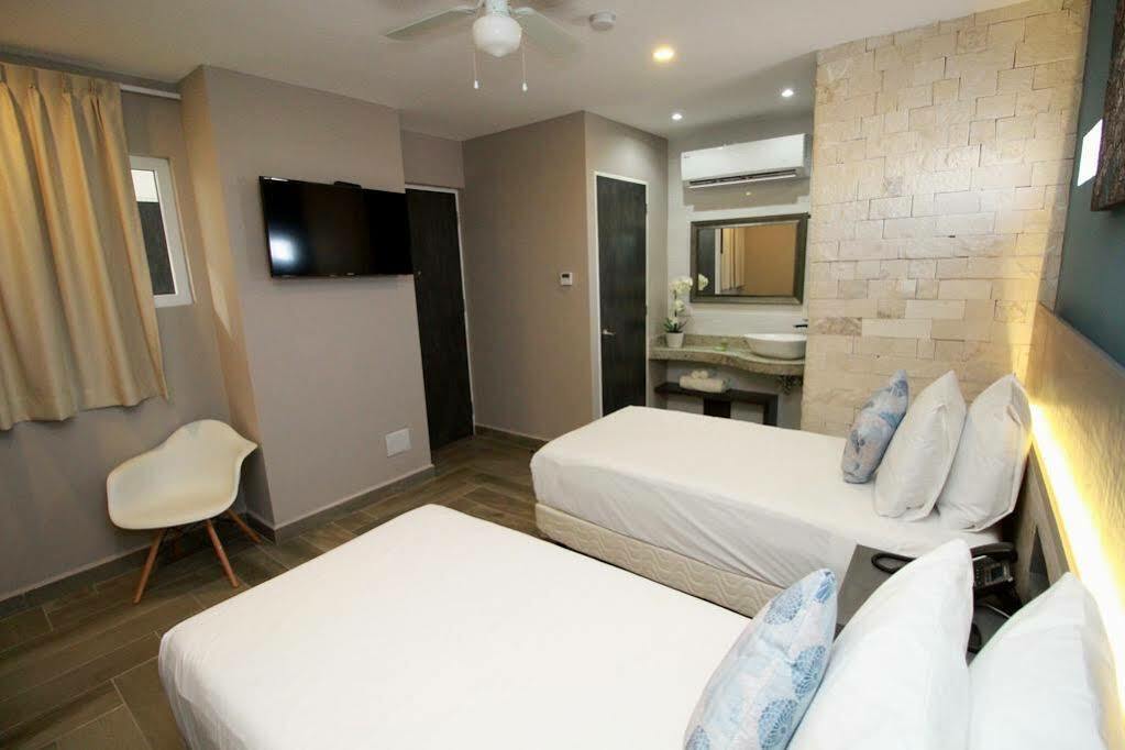 Bfh Attraction Deluxe Hotel Playa del Carmen Eksteriør billede