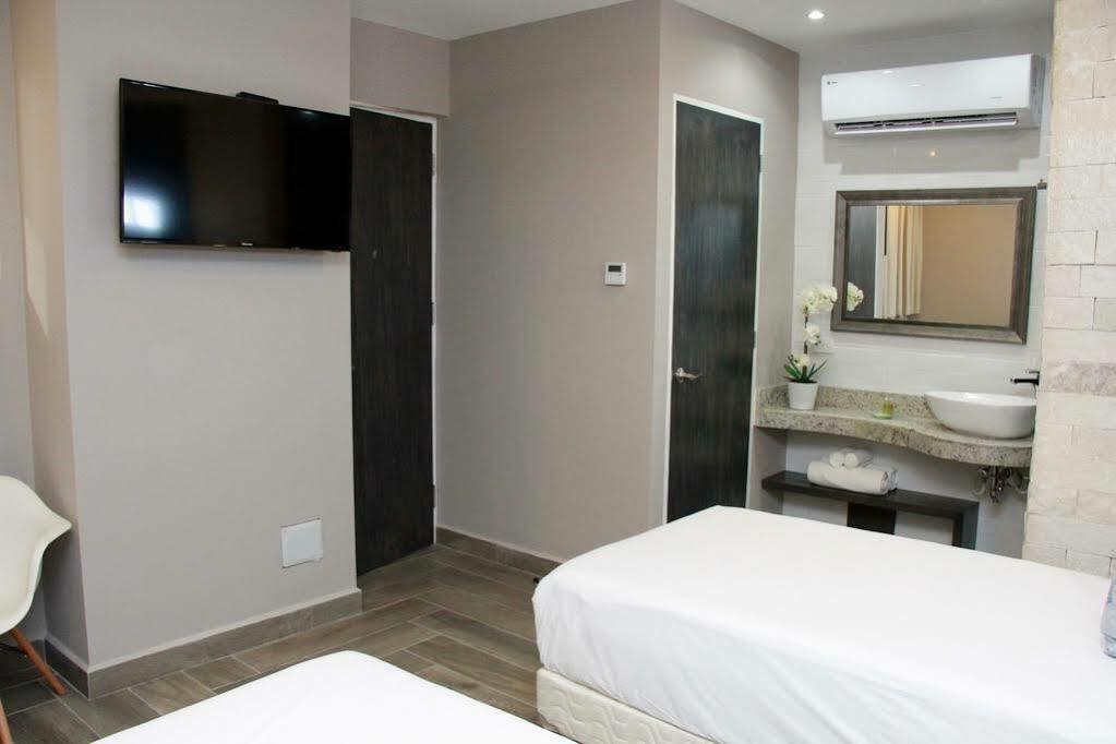 Bfh Attraction Deluxe Hotel Playa del Carmen Eksteriør billede