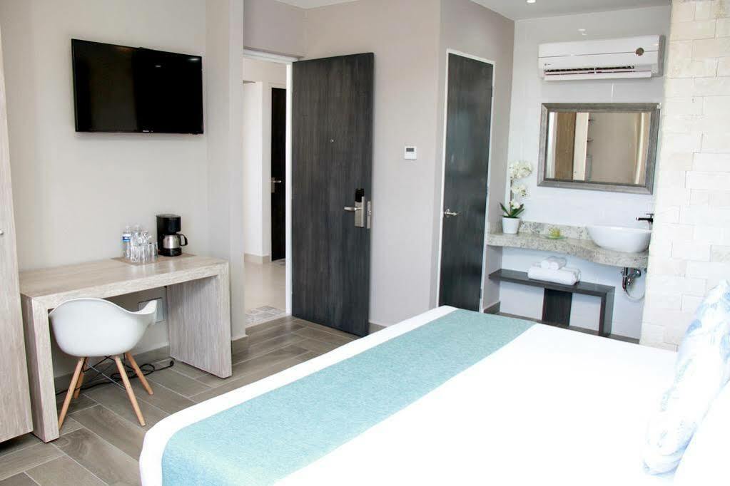 Bfh Attraction Deluxe Hotel Playa del Carmen Eksteriør billede